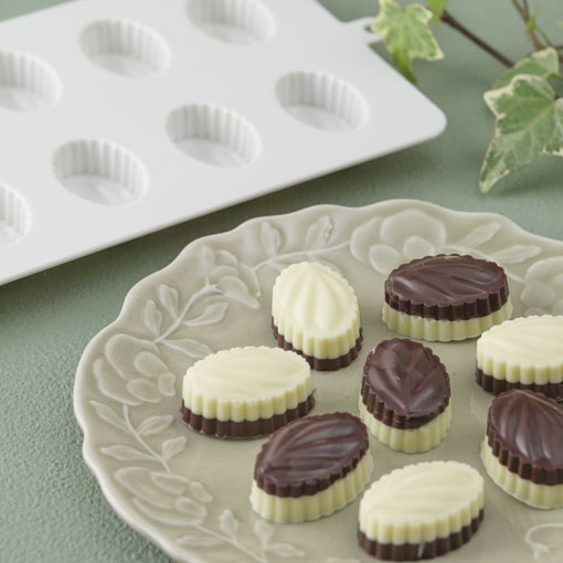 チョコレートボンボン型 木の葉 / 1個