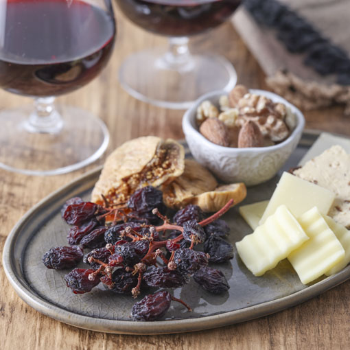 枝付レーズン / 100g